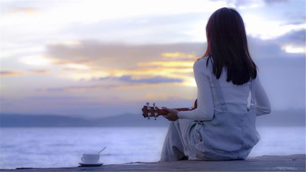 <strong>可爱的人物和平精英怎么画(萌系角色吃鸡绘画指南)，副标题，从战场到画纸的萌化之旅</strong>